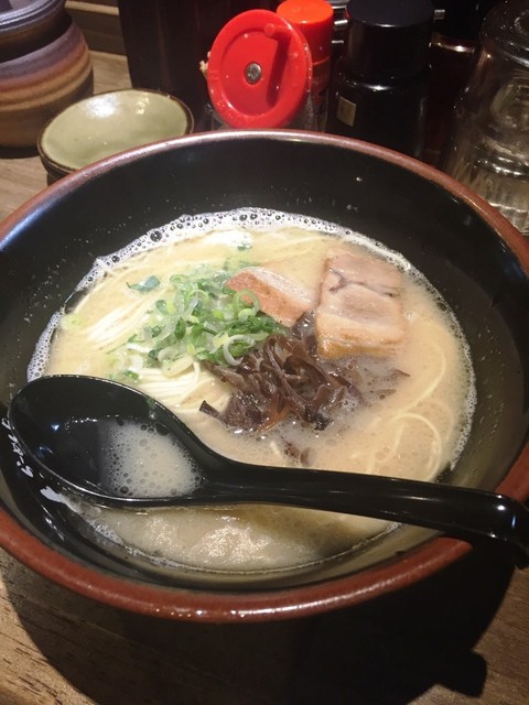 らーめんや よしとも 城見町通り店 熊本城 市役所前 ラーメン 食べログ らーめんや よしとも 城見町通り店 熊本城 市役所前 ラーメン 食べログ