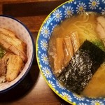 自家製麺 カミカゼ - チャーシューライスと塩ラーメン