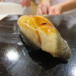 日本橋蛎殻町 すぎた - 穴子握り、煮詰めで
