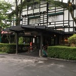 万平ホテル メインダイニングルーム - 万平ホテル正面('16/08/28)