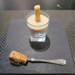 スゥリル - 28年8月　パルメザンと黒胡椒のサブレ、白胡麻マシュマロ・無花果ジャム