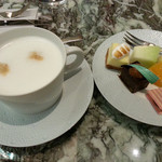 Club Lounge - 
