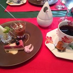 ピアットリッコ - 生ハムと紅ずわいがにとアスパラのニョッキ(1480円) デザート2種盛り&ドリンク