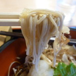 吉田屋食堂 - 自家製麺のお蕎麦は細めです