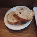 モンプチコションローズ - 自家製の全粒粉のカンパーニュ