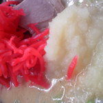 博多天神 - これだけ紅生姜とおろし大蒜いれています(2016.8.28)