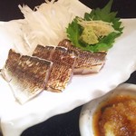 手打ちそば八轟 - 大カマスの焼霜造り