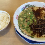 hakatakinryuu - やみつきラーメン＝４８０円
                      ごはん＝１５０円