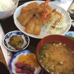 Kissa Mihama - ミックスフライ定食