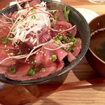 肉バル ミート グリルステーション - ローストビーフ丼780円