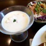 モーニング 菜根本店 - セットのヨーグルト