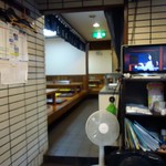 Akiyoshi - 店の奥にも座敷あり。