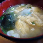 Katsujin Tonkatsu - 味噌汁接写。