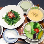 海鮮酒家 海皇 - 空芯菜と点心、温野菜のセットデザート付