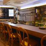 沖縄クラフトビール＆琉球バル ガチマヤ - 10タップのクラフトビールをみながら1杯♪