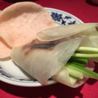 横浜中華街 重慶飯店 本館 - 巻いてくれた北京ダック