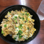 としちゃん食堂 - 親子丼（500円）
            蓋オープン！