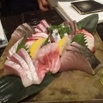 旬魚旬菜まるとび - 天然魚のお造り(1,900円)