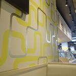 ブリジェラ - 注文後は店内席がいくつか空いていたのでBOX席へと移動。