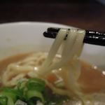 麺や 紡 - 熟成ラーメン中太麺