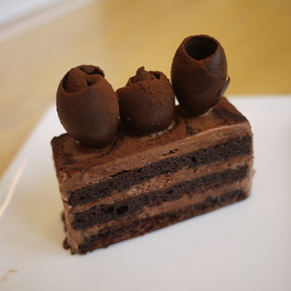 ラ・プレシューズ アトレ四谷店