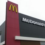 マクドナルド - 看板