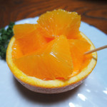 宮滝温泉元湯 まつや - デザートのオレンジ。
      とっても甘いです。お口もさっぱりしていいね～