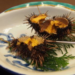 平山旅館 - 夕食：赤ウニ