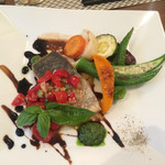 ラディーチェ - 岡本太郎を思わせるプレートアート