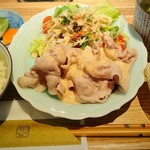 メイ カフェ - 夏季限定の冷しゃぶ定食。ごまだれがおいしい！