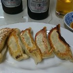 はぎのや - 餃子。厚手のもっちり皮が旨い