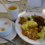 The Metro Hotel - 2016年8月15日朝食の一例です。(2016年8月)