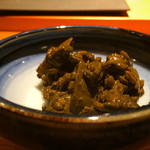 すし 喜邑 - 夏のはじめにもいただいた鮑の肝のリゾット。硬め（アルデンテ）に炊き上げられ米がよく合う。