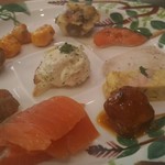 定山溪鶴雅リゾートスパ森の謌 - サーモン、つくね、ローストチキン、ニョッキ等