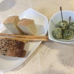 リストランテ　アニモフェリーチェ - ゼッポレ、パン、グリッシーニ