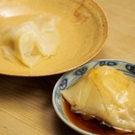 緒方 - 鱧わんたん　自家製ラー油が良い辛みで旨い