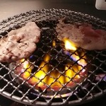 神保町食肉センター - ほぼ直火焼きです