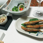 朝日館 - 稚鮎唐揚げアップ