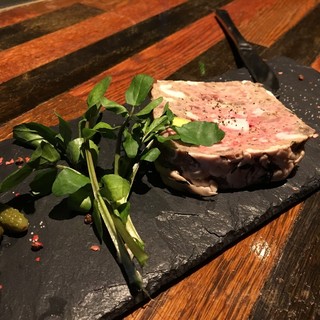 バー・アクイール_0