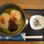 おくに茶や - お餅は地元島根県が産地である仁多米を使用しており、小豆も北海道産の大納言小豆を使用