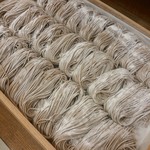 おくに茶や - 地元の老舗製麺所から仕入れている生そば