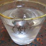 はつしろ - 芋焼酎、遠賀の赤芋をロックで 950円