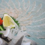 はつしろ - 好きな薬味で巻いて、紅葉おろしを入れたポン酢で