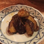 ミルミレ - お通しの茄子スパイス炒め