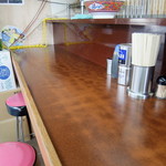 ラーメン二郎 - カウンター席の様子