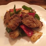 羊のタン、ミルクの味がして美味しい。