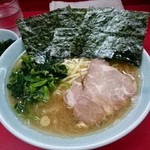 末広家 - 麺硬め、味濃いめ