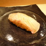 すゝき野 鮨金 - ひらめ昆布〆