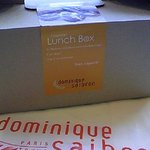 ドミニク・サブロン 銀座三越店 - ランチボックスの箱