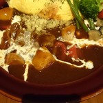 カフェ ハンキードリィ - 牛すじカレーオムライス